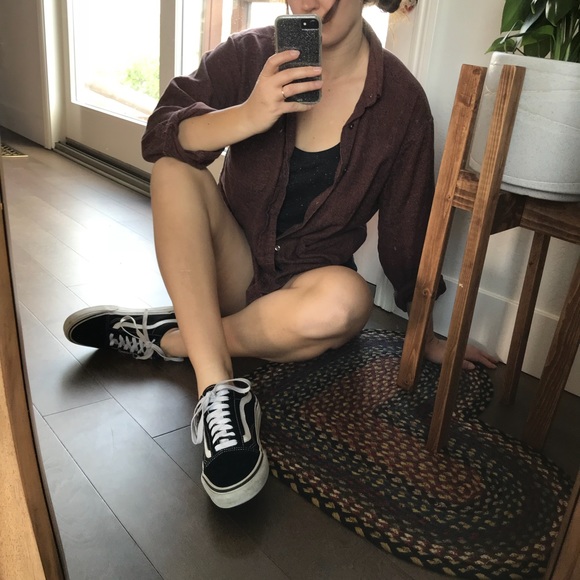 Meet your Posher 🐝 - Picture 3 of 4